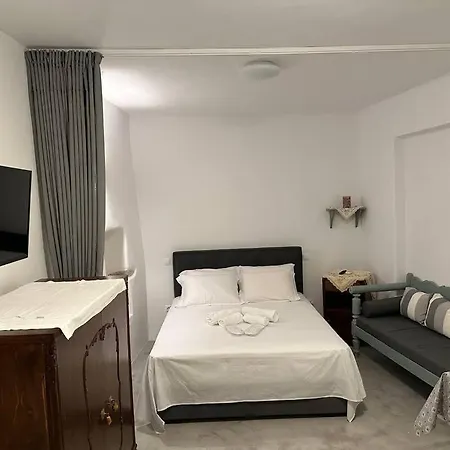 Nikolettas House Apartment